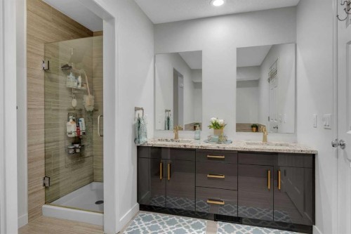 3409 2 Street Nw, Calgary, AB - Indoor Photo Showing Bathroom