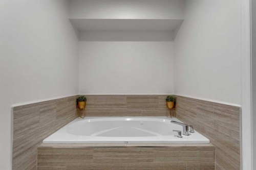 3409 2 Street Nw, Calgary, AB - Indoor Photo Showing Bathroom
