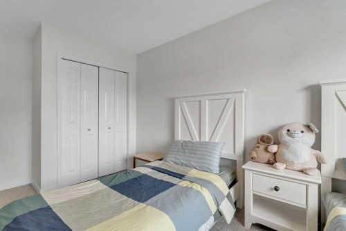 3409 2 Street Nw, Calgary, AB - Indoor Photo Showing Bedroom