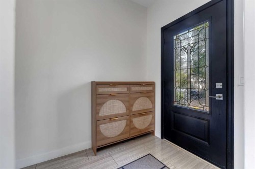 3409 2 Street Nw, Calgary, AB - Indoor Photo Showing Other Room