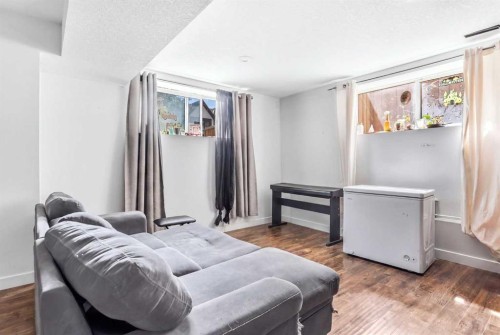 3409 2 Street Nw, Calgary, AB - Indoor