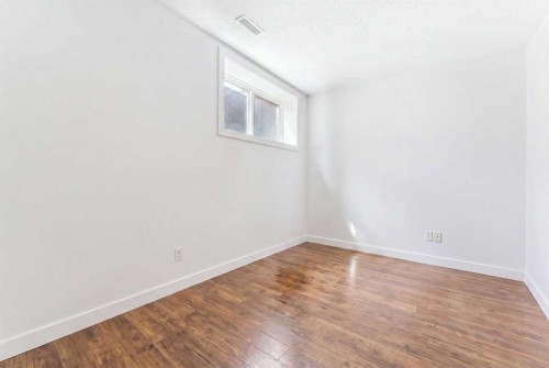 3409 2 Street Nw, Calgary, AB - Indoor Photo Showing Other Room