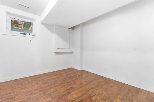 3409 2 Street Nw, Calgary, AB - Indoor Photo Showing Other Room