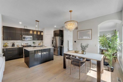 3409 2 Street Nw, Calgary, AB - Indoor Photo Showing Kitchen With Upgraded Kitchen