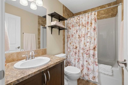 82 Brightonwoods Green Se, Calgary, AB - Indoor Photo Showing Bathroom