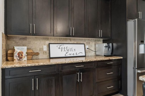 46 Aspenshire Place Sw, Calgary, AB - Indoor Photo Showing Kitchen