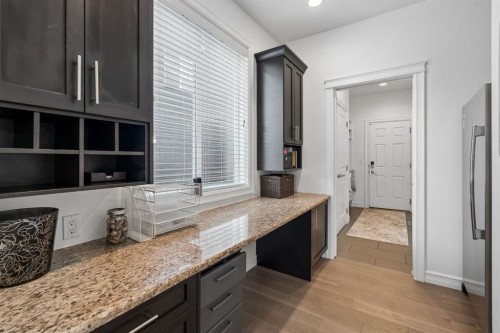 46 Aspenshire Place Sw, Calgary, AB - Indoor Photo Showing Kitchen