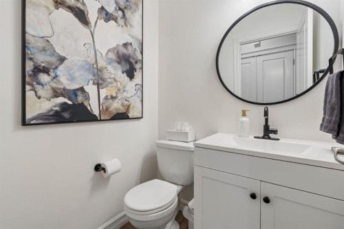 46 Aspenshire Place Sw, Calgary, AB - Indoor Photo Showing Bathroom