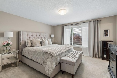 46 Aspenshire Place Sw, Calgary, AB - Indoor Photo Showing Bedroom