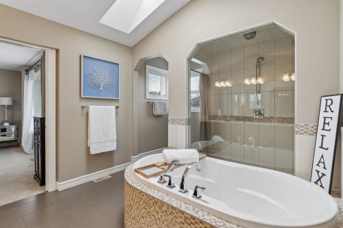 46 Aspenshire Place Sw, Calgary, AB - Indoor Photo Showing Bathroom