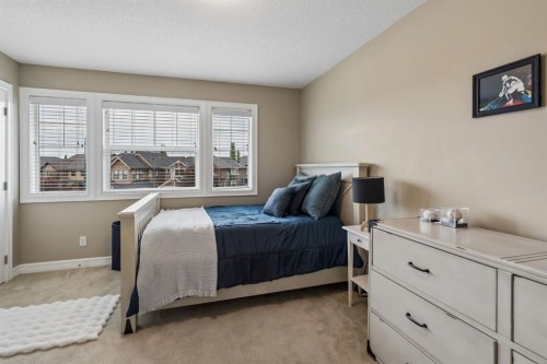46 Aspenshire Place Sw, Calgary, AB - Indoor Photo Showing Bedroom