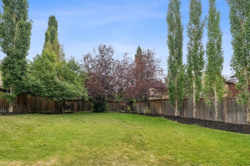 46 Aspenshire Place Sw, Calgary, AB - Outdoor With Backyard