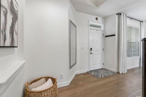 46 Aspenshire Place Sw, Calgary, AB - Indoor Photo Showing Other Room