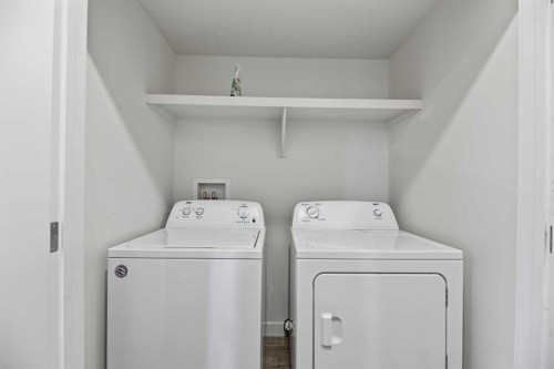 3 Park Lane, Didsbury, AB - Indoor Photo Showing Laundry Room