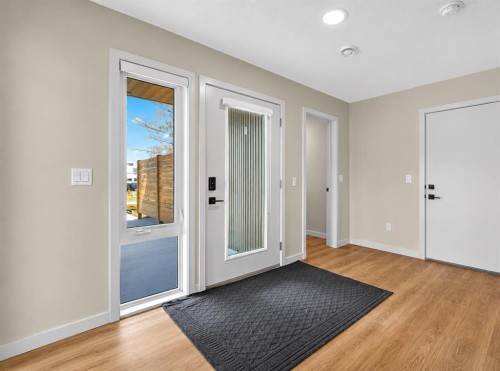 6110 Bowwood Drive Nw, Calgary, AB - Indoor Photo Showing Other Room