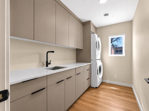 6110 Bowwood Drive Nw, Calgary, AB - Indoor Photo Showing Kitchen