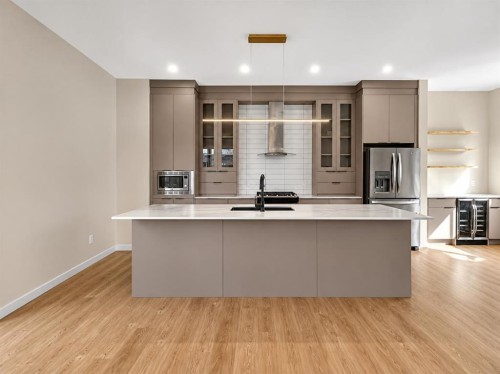 6110 Bowwood Drive Nw, Calgary, AB - Indoor Photo Showing Kitchen With Upgraded Kitchen