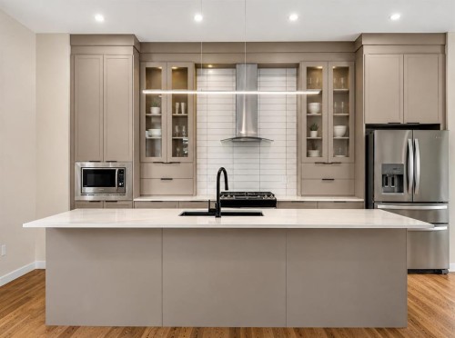 6110 Bowwood Drive Nw, Calgary, AB - Indoor Photo Showing Kitchen With Stainless Steel Kitchen With Upgraded Kitchen