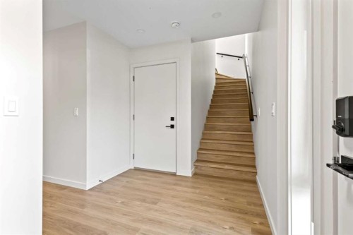 6110 Bowwood Drive Nw, Calgary, AB - Indoor Photo Showing Other Room