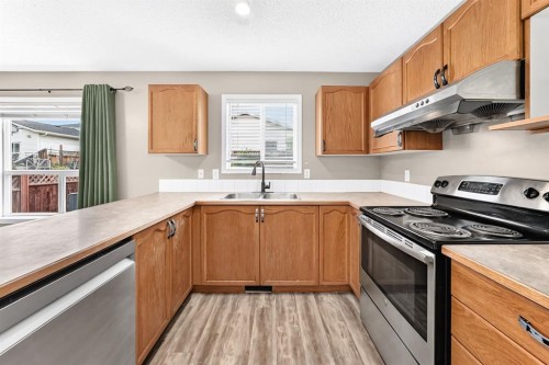 15 Coventry Link Ne, Calgary, AB 