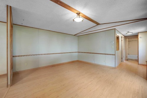169 Erin Woods Circle Se, Calgary, AB - Indoor Photo Showing Other Room