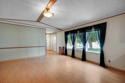 169 Erin Woods Circle Se, Calgary, AB - Indoor Photo Showing Other Room