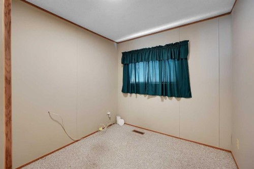 169 Erin Woods Circle Se, Calgary, AB - Indoor Photo Showing Other Room