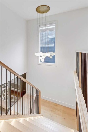 623 18 Avenue Nw, Calgary, AB - Indoor Photo Showing Other Room