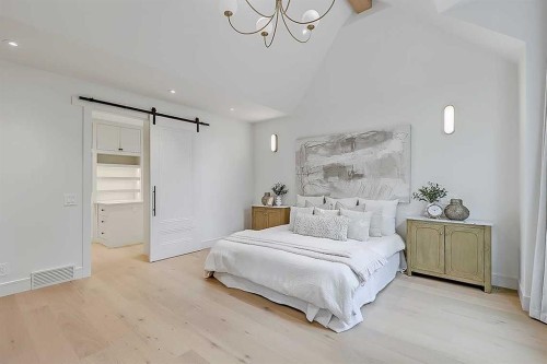 623 18 Avenue Nw, Calgary, AB - Indoor Photo Showing Bedroom