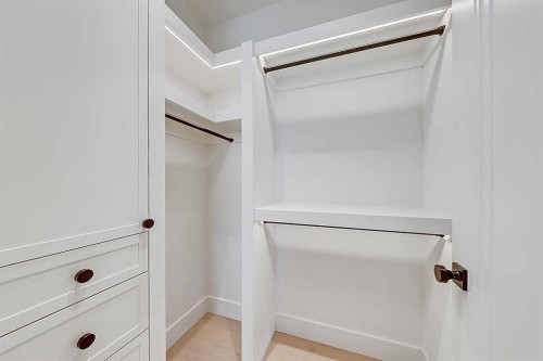 623 18 Avenue Nw, Calgary, AB - Indoor With Storage