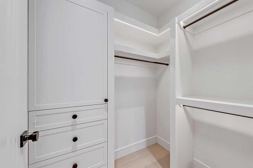 623 18 Avenue Nw, Calgary, AB - Indoor With Storage