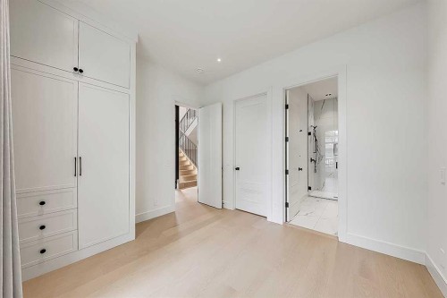 623 18 Avenue Nw, Calgary, AB - Indoor Photo Showing Other Room