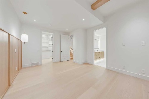 623 18 Avenue Nw, Calgary, AB - Indoor Photo Showing Other Room
