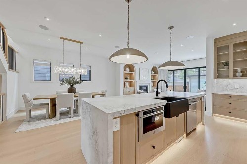 623 18 Avenue Nw, Calgary, AB - Indoor Photo Showing Kitchen With Upgraded Kitchen