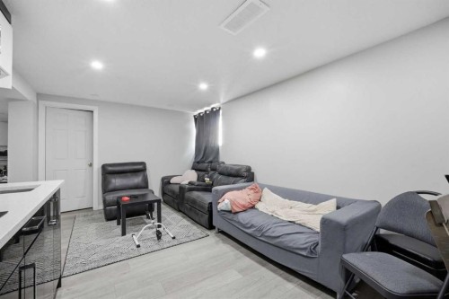 731 Maryvale Way Ne, Calgary, AB - Indoor