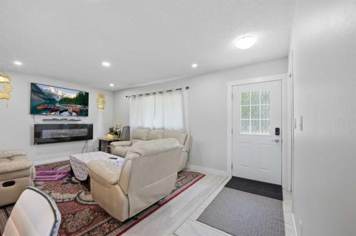 731 Maryvale Way Ne, Calgary, AB - Indoor