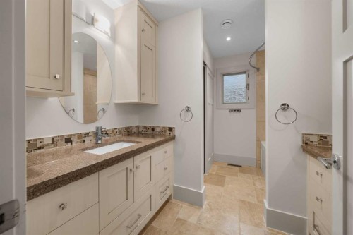 2724 Signal Ridge View Sw, Calgary, AB - Indoor Photo Showing Bathroom