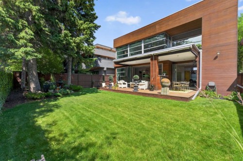 31 Windsor Crescent Sw, Calgary, AB - Outdoor With Deck Patio Veranda