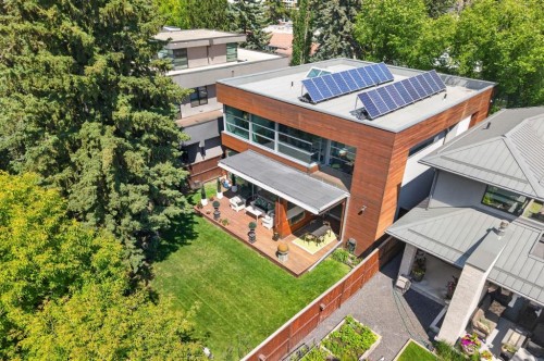 31 Windsor Crescent Sw, Calgary, AB - Outdoor