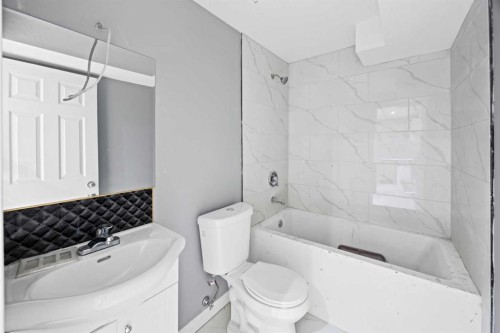 283 Taralake Landing Ne, Calgary, AB - Indoor Photo Showing Bathroom