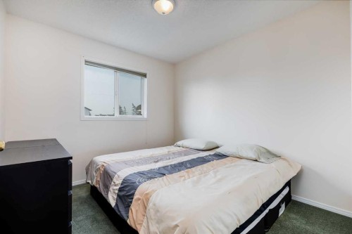 152 Covewood Green Ne, Calgary, AB - Indoor Photo Showing Bedroom