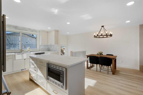 4812 Verona Drive Nw, Calgary, AB - Indoor Photo Showing Kitchen