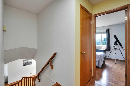 16 Sun Harbour Crescent Se, Calgary, AB - Indoor Photo Showing Other Room