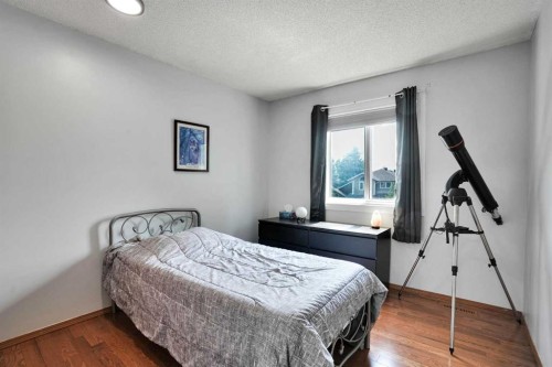 16 Sun Harbour Crescent Se, Calgary, AB - Indoor Photo Showing Bedroom