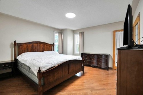 16 Sun Harbour Crescent Se, Calgary, AB - Indoor Photo Showing Bedroom