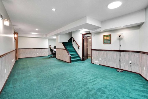 16 Sun Harbour Crescent Se, Calgary, AB - Indoor Photo Showing Other Room