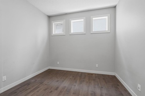 7 Copperleaf Terrace Se, Calgary, AB - Indoor Photo Showing Other Room