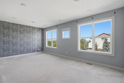 7 Copperleaf Terrace Se, Calgary, AB - Indoor Photo Showing Other Room