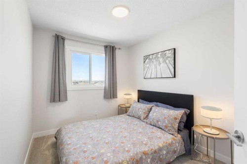 251 Lucas Boulevard Nw, Calgary, AB - Indoor Photo Showing Bedroom