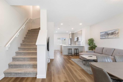 251 Lucas Boulevard Nw, Calgary, AB - Indoor